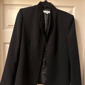 Le Suit Black Jacket, Size 10, Excellent Condition!!!